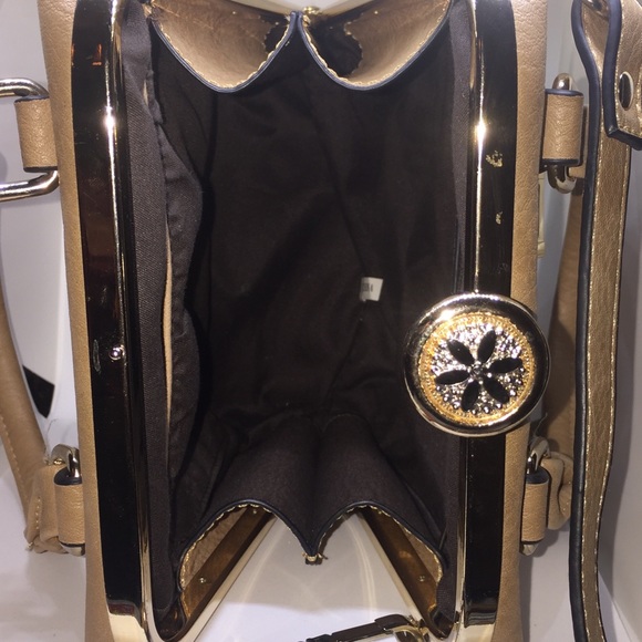 Purse - Picture 3 of 5